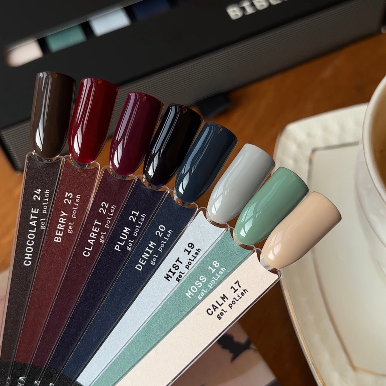 BIBLIOTEKA gel polish CHOCOLATE 24 - 10 ml