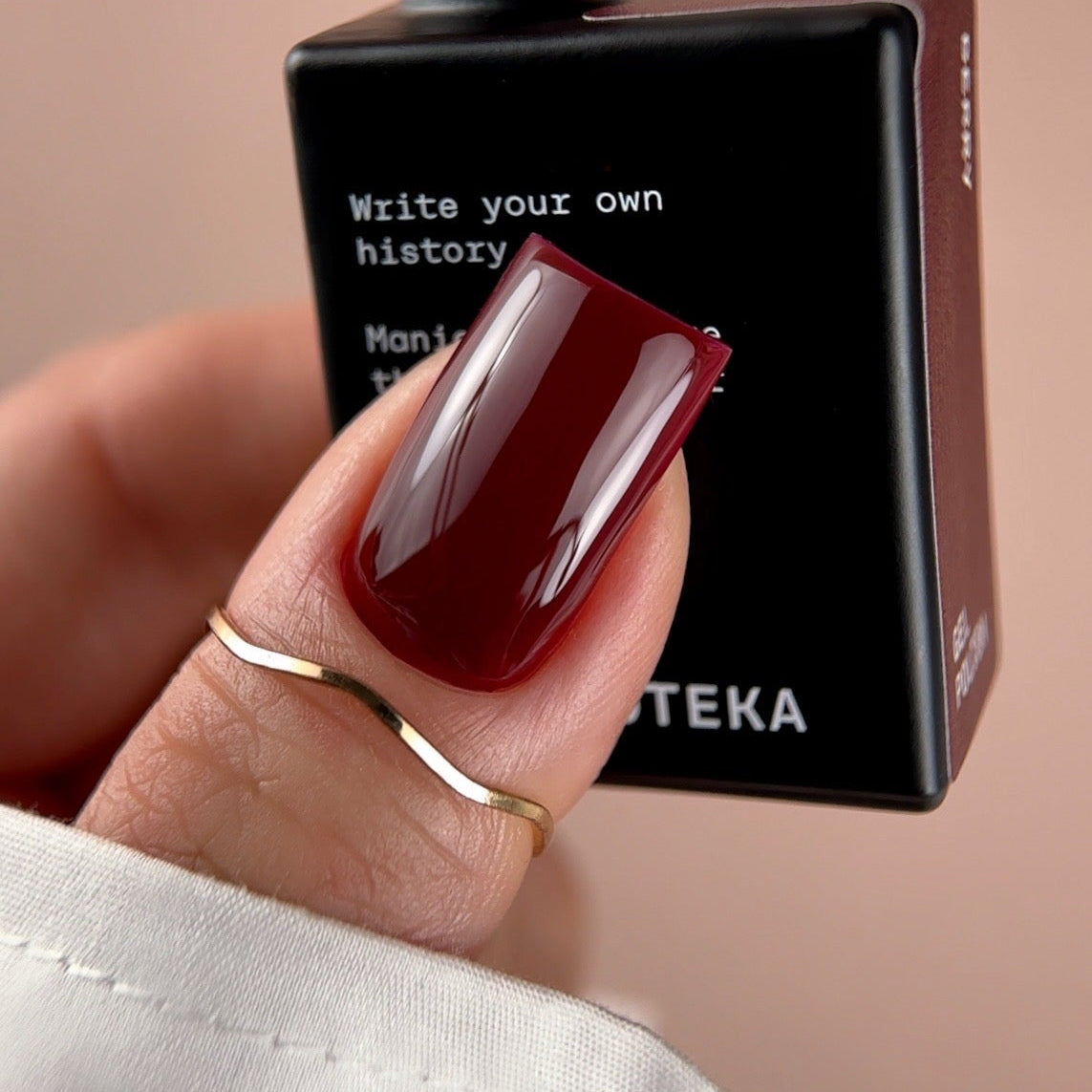 BIBLIOTEKA gel polish BERRY 23 - 10 ml