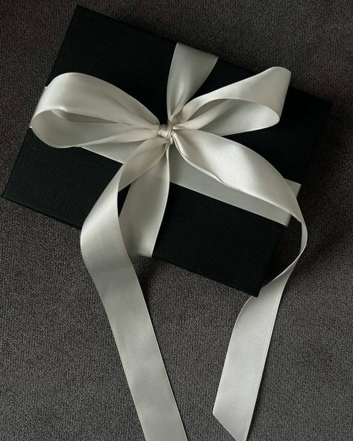 Present box for nail artist